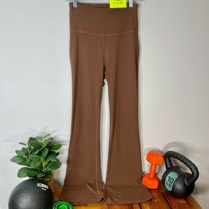 LULULEMON - Milk Chocolate Brown - Flared Leggings - Size 6